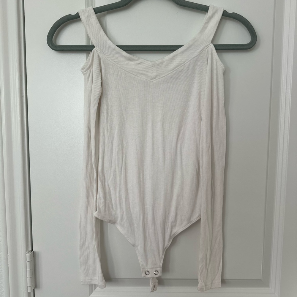 Express One Eleven Off-Shoulder Long Sleeve Ribbed Knit Bodysuit